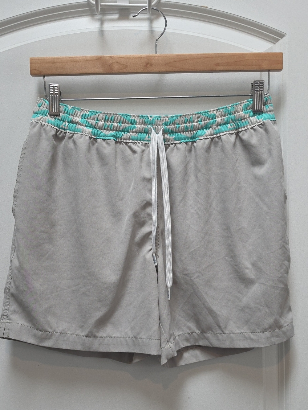 Chubbies The En Fuegos 5.5" Swim Trunks Gray & Turquoise Small
